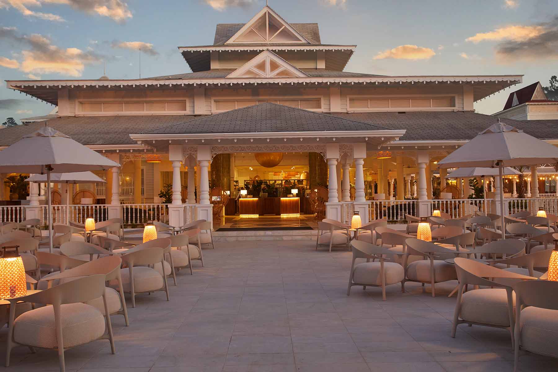 Gastronomy at Luxury Bahia Principe Esmeralda Don Pablo Collectio